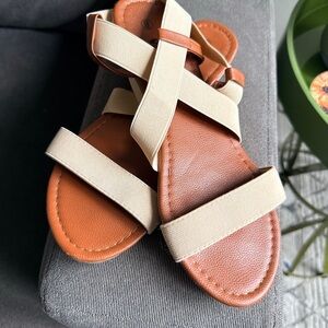 Reef Tan and Cream Strappy Sandals